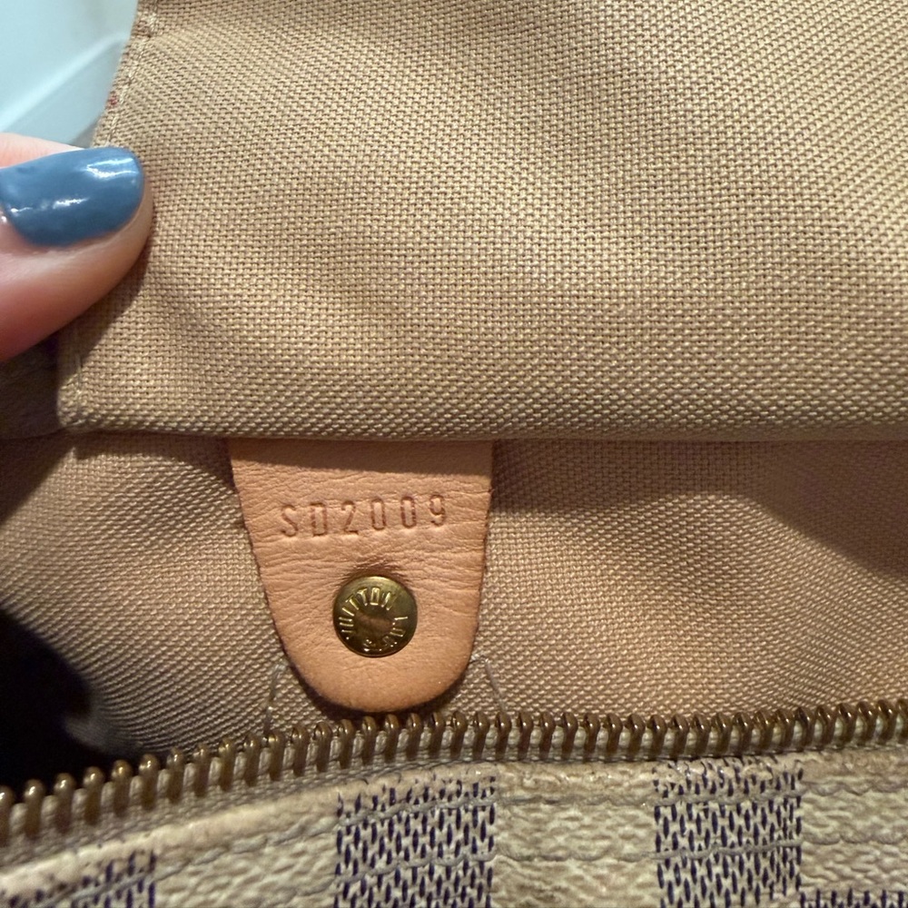 Louis Vuitton Damier Azur Canvas Speedy Bag in Brown and Cream - Picture 10 of 10